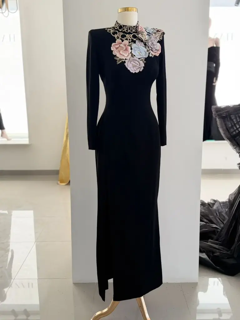 long black & flowers